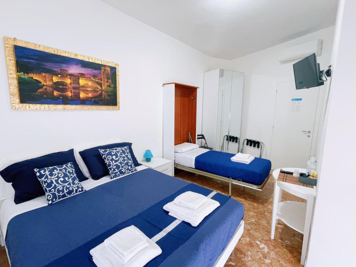 Confortini Rooms Sunday Verona Exterior photo